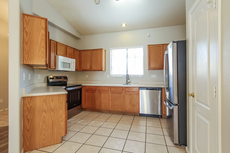 2,320/Mo, 1110 N Steele Mesa, AZ 85207 Kitchen View