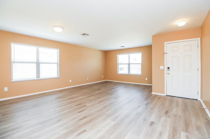 2,080/Mo, 2601 W Spencer Run Phoenix, AZ 85041 Living Room View