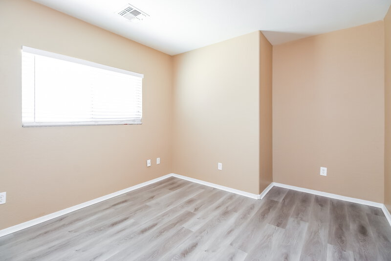 2,080/Mo, 2601 W Spencer Run Phoenix, AZ 85041 Bedroom View 2