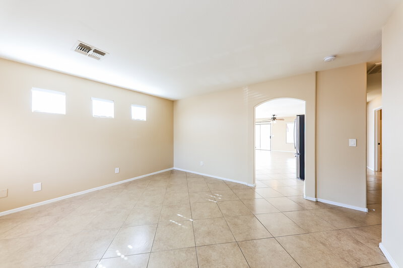 1,695/Mo, 10653 W Poinsettia Dr Avondale, AZ 85392 Living Room View