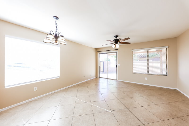 1,695/Mo, 10653 W Poinsettia Dr Avondale, AZ 85392 Dining Room View