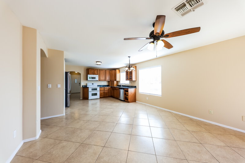 1,695/Mo, 10653 W Poinsettia Dr Avondale, AZ 85392 Dining Room View 2