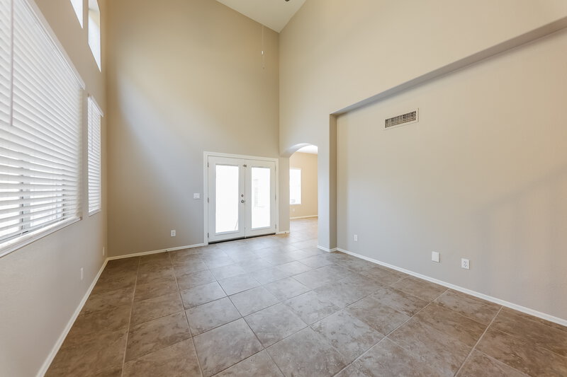 2,415/Mo, 4907 W Marco Polo Rd Glendale, AZ 85308 Living Room View