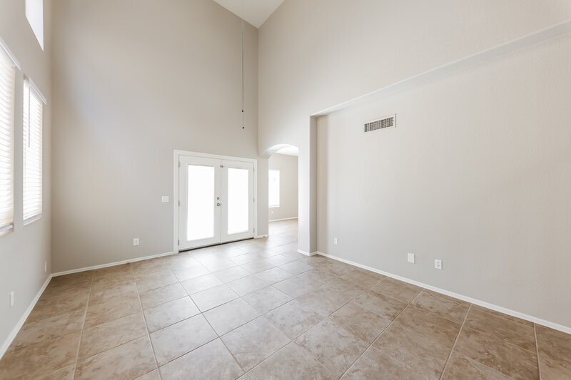 2,440/Mo, 4907 W Marco Polo Rd Glendale, AZ 85308 Living Room View