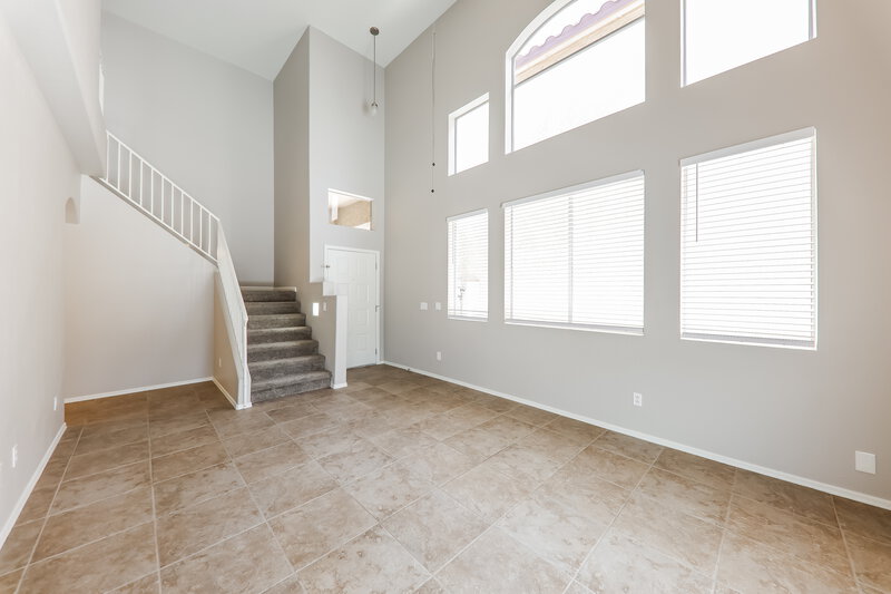 2,440/Mo, 4907 W Marco Polo Rd Glendale, AZ 85308 Living Room View 2