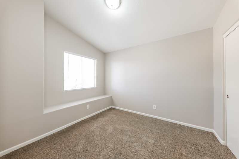 2,440/Mo, 4907 W Marco Polo Rd Glendale, AZ 85308 Bedroom View
