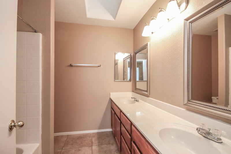 2,005/Mo, 6335 E Brown Rd Unit 1100 Mesa, AZ 85205 Bathroom View