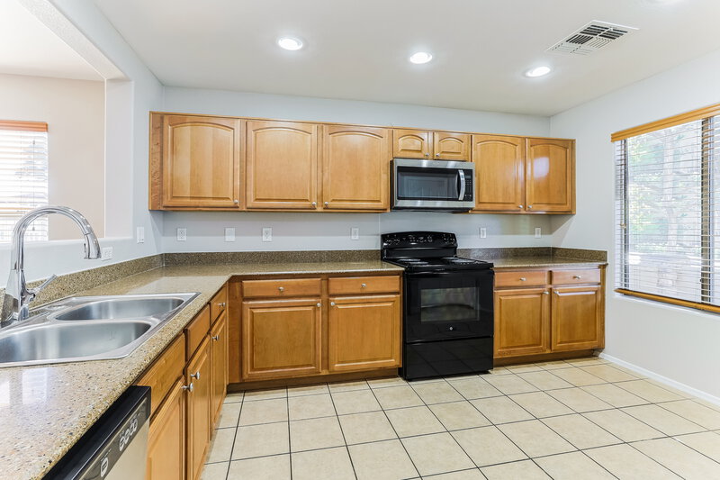 2,285/Mo, 21132 E Tierra Grande Dr Queen Creek, AZ 85142 Kitchen View 2