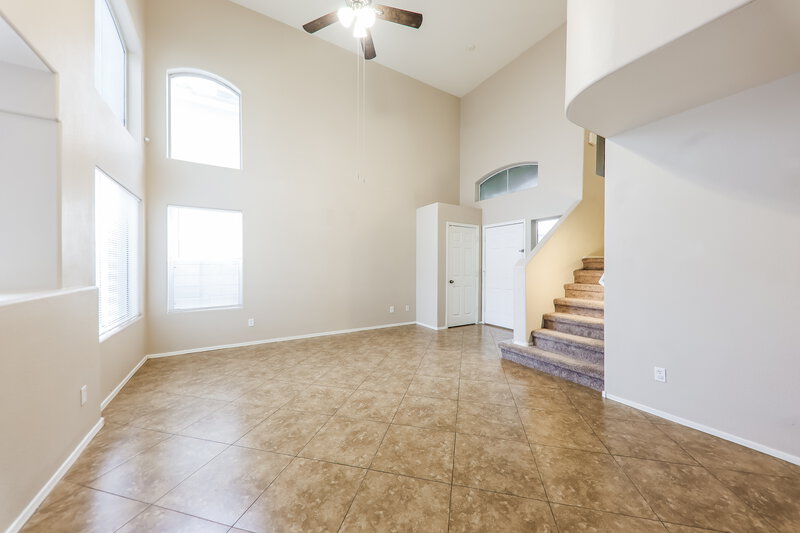 2,240/Mo, 1226 E Helena Dr Phoenix, AZ 85022 Living Room View 2