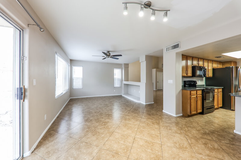 2,240/Mo, 1226 E Helena Dr Phoenix, AZ 85022 Dining Room View