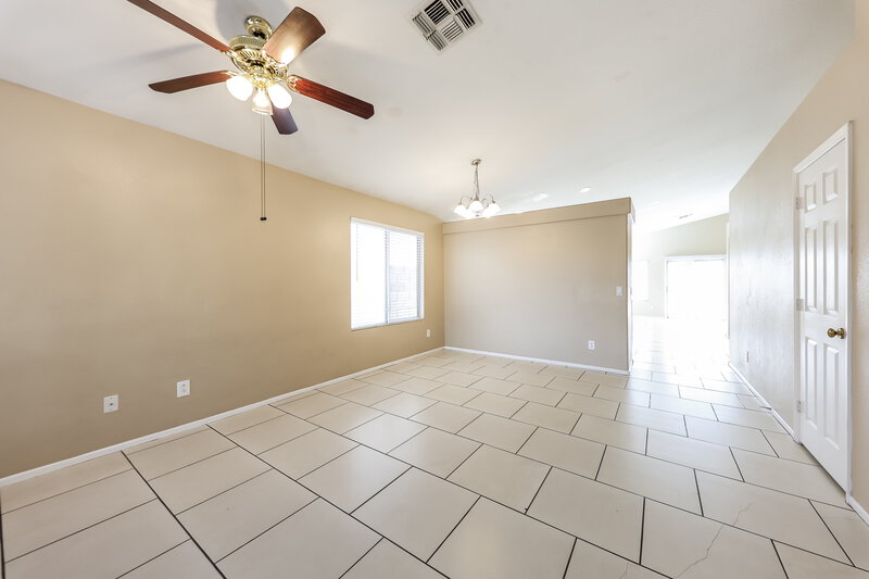 2,015/Mo, 4101 W Wethersfield Rd Phoenix, AZ 85029 Living Room View