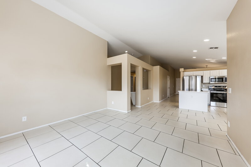 2,015/Mo, 4101 W Wethersfield Rd Phoenix, AZ 85029 Family Room View