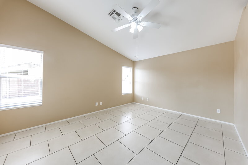 2,015/Mo, 4101 W Wethersfield Rd Phoenix, AZ 85029 Main Bedroom View
