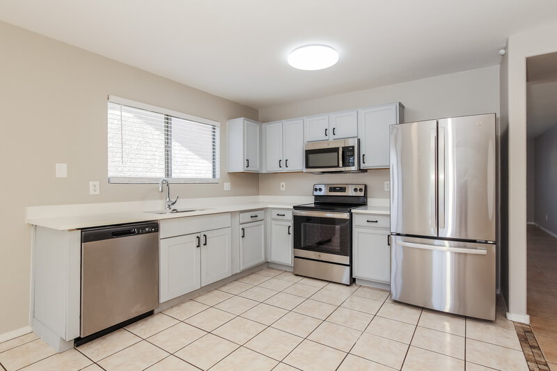 2,060/Mo, 11549 W Columbine Dr El Mirage, AZ 85335 Kitchen View