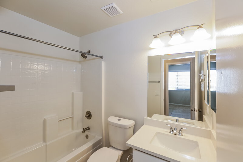 1,990/Mo, 10632 W Sonora St Tolleson, AZ 85353 Bathroom View