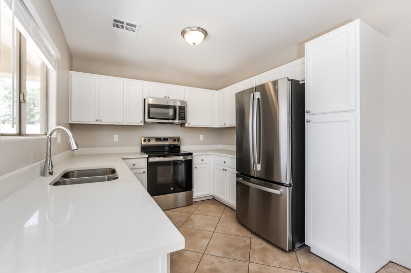 1,970/Mo, 2224 S 83rd Ln Tolleson, AZ 85353 Kitchen View