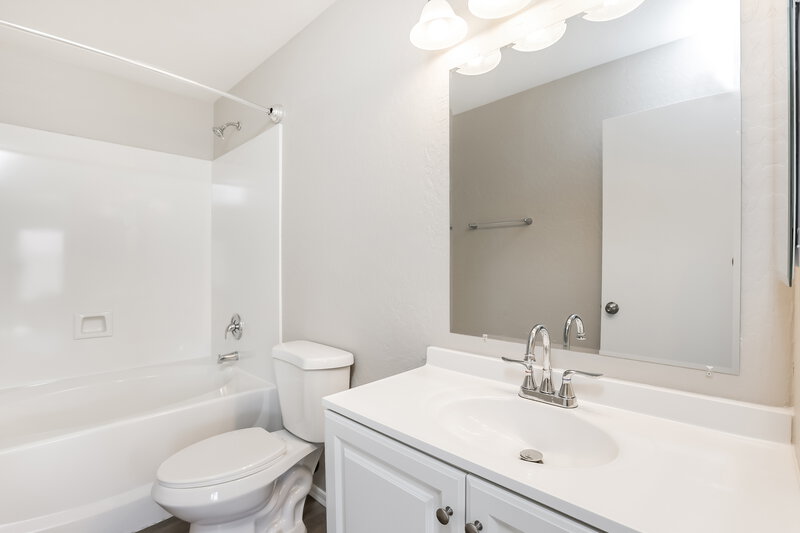 1,970/Mo, 2224 S 83rd Ln Tolleson, AZ 85353 Main Bathroom View