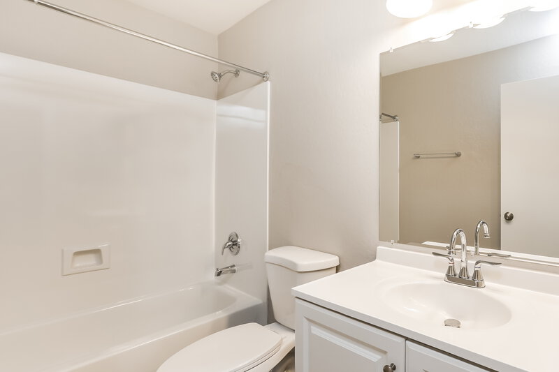 1,970/Mo, 2224 S 83rd Ln Tolleson, AZ 85353 Bathroom View