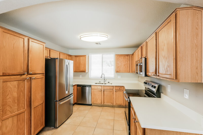 2,035/Mo, 2650 S 84th Dr Tolleson, AZ 85353 Kitchen View 2