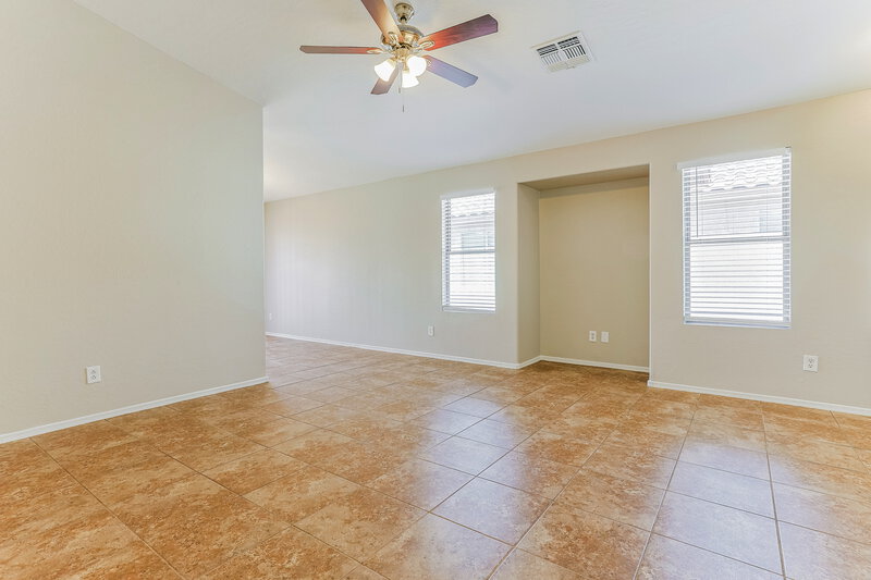 1,785/Mo, 6609 W Nez Perce St Phoenix, AZ 85043 Living Room View 3