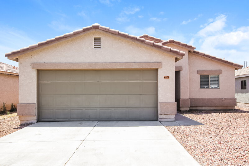 1,935/Mo, 6621 W Pioneer St Phoenix, AZ 85043 External View