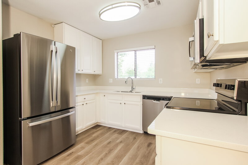 1,935/Mo, 6621 W Pioneer St Phoenix, AZ 85043 Misc View 4