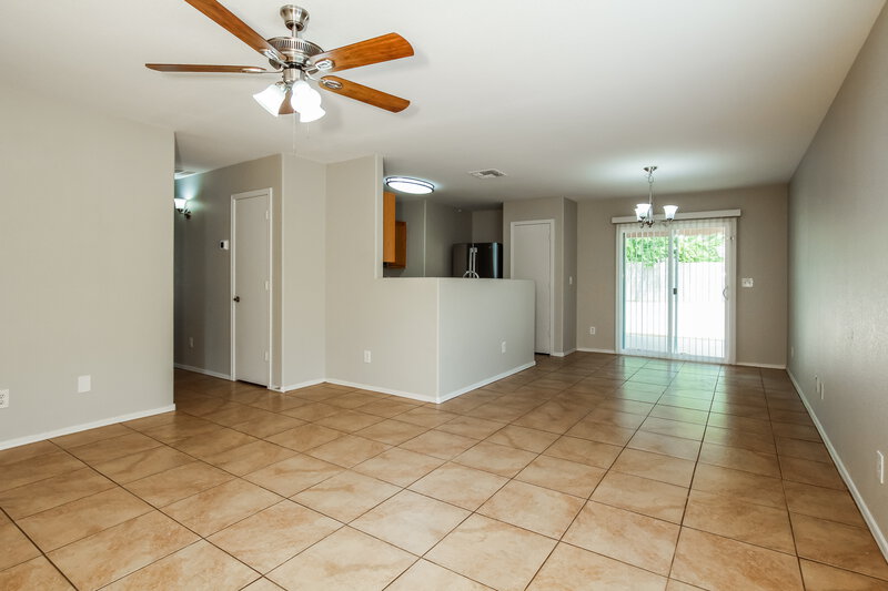 1,770/Mo, 7120 W Whyman Ave Phoenix, AZ 85043 Living Room View