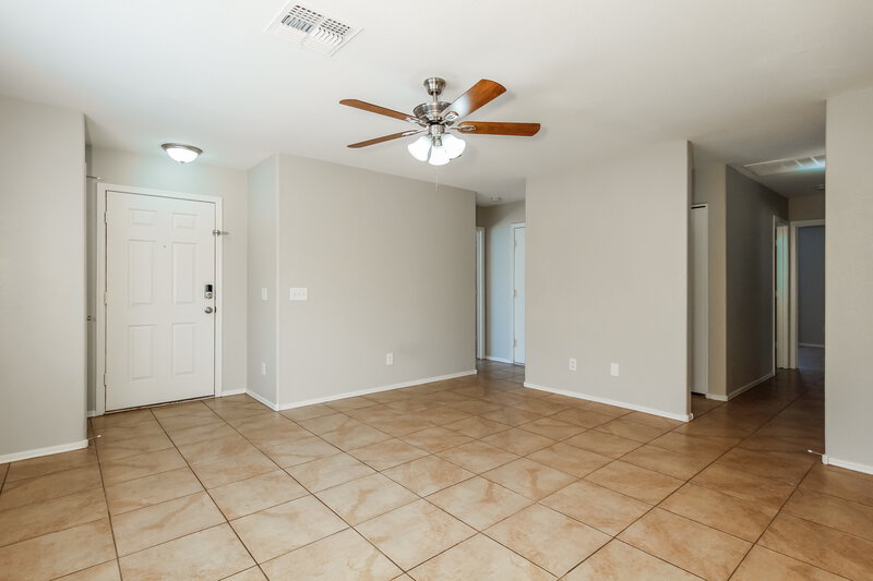 1,770/Mo, 7120 W Whyman Ave Phoenix, AZ 85043 Living Room View 3