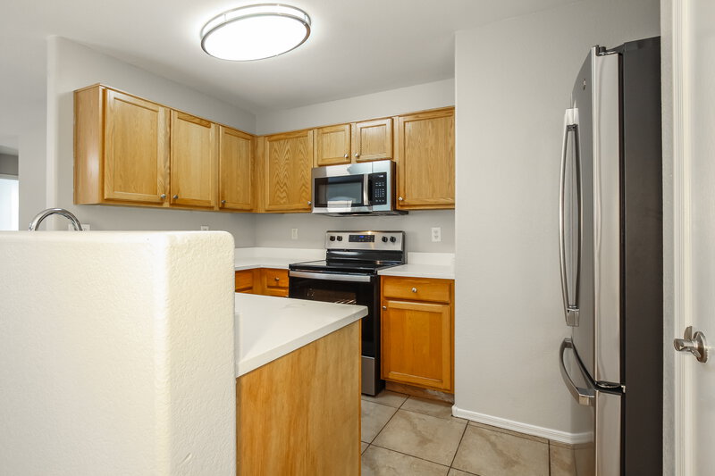 1,770/Mo, 7120 W Whyman Ave Phoenix, AZ 85043 Kitchen View