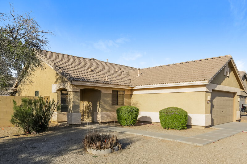 2,015/Mo, 7903 W Pomo St Phoenix, AZ 85043 Front View