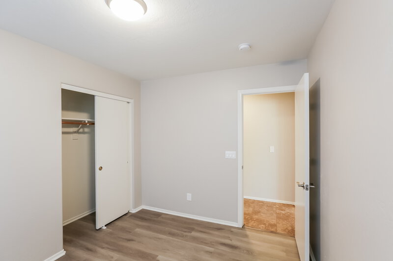 2,015/Mo, 7903 W Pomo St Phoenix, AZ 85043 Bedroom View