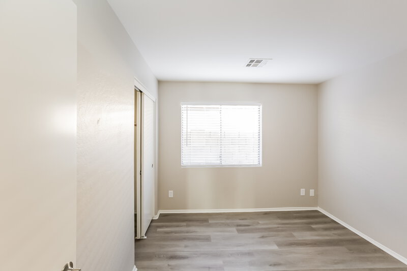 2,015/Mo, 7903 W Pomo St Phoenix, AZ 85043 Bedroom View 2