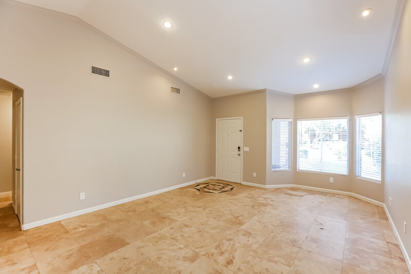 1,955/Mo, 8132 W Papago St Phoenix, AZ 85043 Living Room View 3