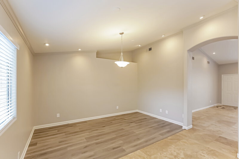 1,955/Mo, 8132 W Papago St Phoenix, AZ 85043 Dining Room View 2