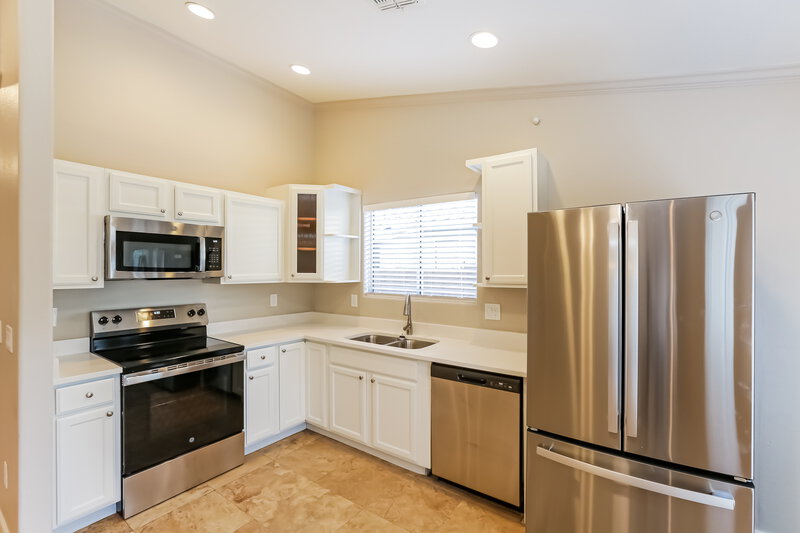 1,955/Mo, 8132 W Papago St Phoenix, AZ 85043 Kitchen View