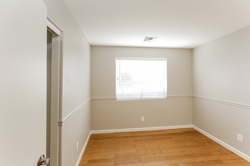 1,955/Mo, 8132 W Papago St Phoenix, AZ 85043 Bedroom View