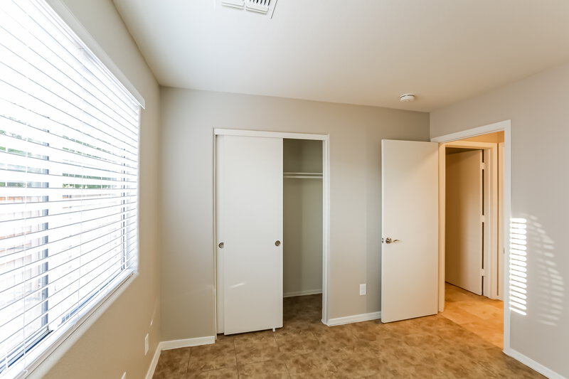 1,955/Mo, 8132 W Papago St Phoenix, AZ 85043 Bedroom View 2
