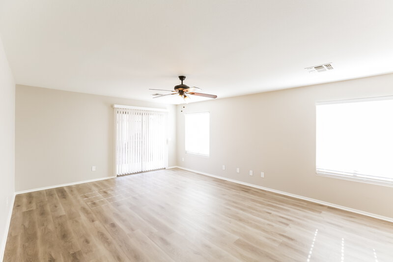 1,855/Mo, 8156 W Hammond Ln Phoenix, AZ 85043 Living Room View