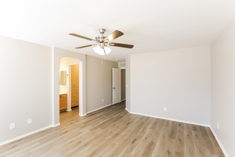 1,855/Mo, 8156 W Hammond Ln Phoenix, AZ 85043 Main Bedroom View 2