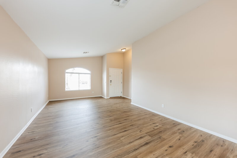 1,900/Mo, 14067 W Two Guns Trl Surprise, AZ 85374 Living Room View 2