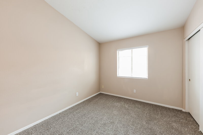 1,900/Mo, 14067 W Two Guns Trl Surprise, AZ 85374 Bedroom View 2