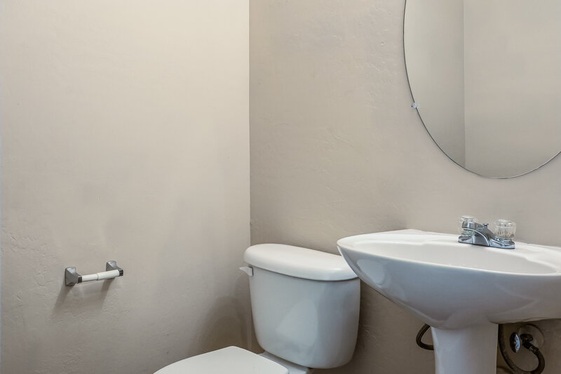 2,500/Mo, 3001 W Ferruccio Pl Phoenix, AZ 85086 Bathroom View