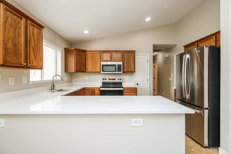 1,865/Mo, 43398 W Arizona Ave Maricopa, AZ 85138 Kitchen View