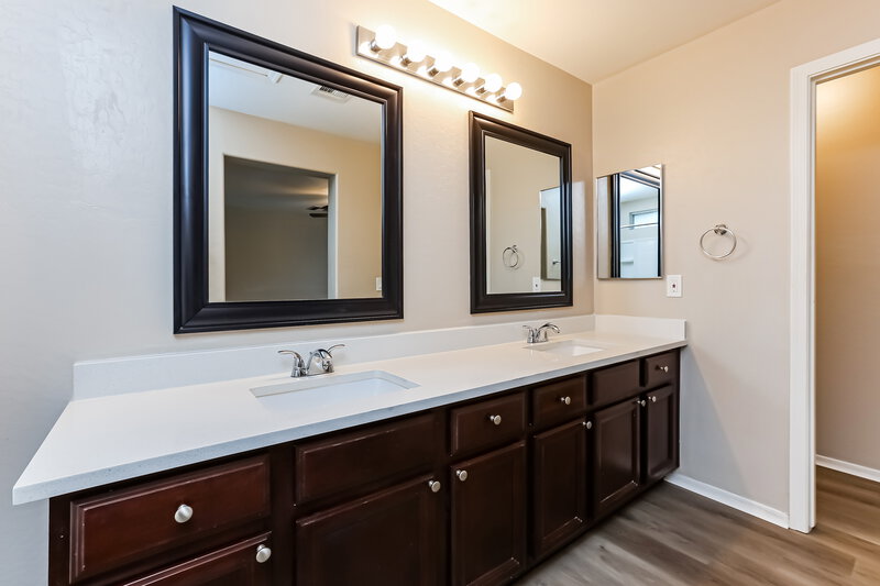 2,345/Mo, 1384 S Hawk Ln Gilbert, AZ 85296 Main Bathroom View