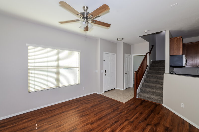 1,770/Mo, 9598 N 82nd Gln Peoria, AZ 85345 Living Room View 2
