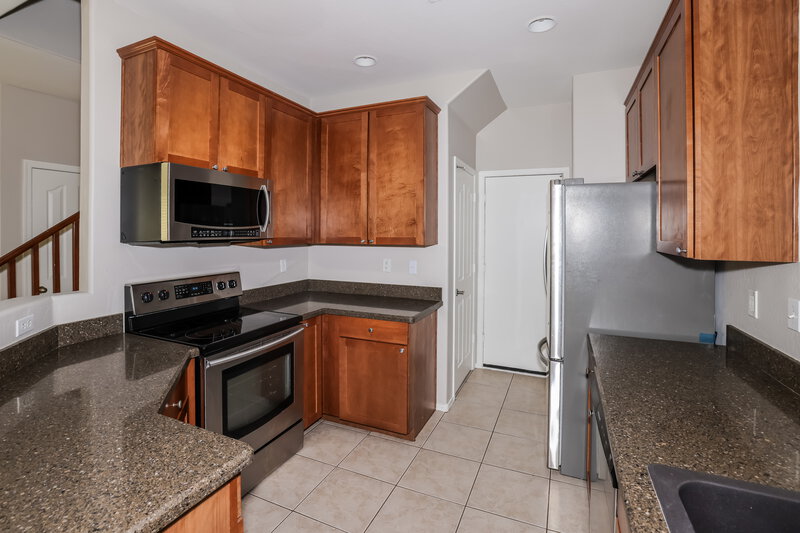 1,770/Mo, 9598 N 82nd Gln Peoria, AZ 85345 Kitchen View