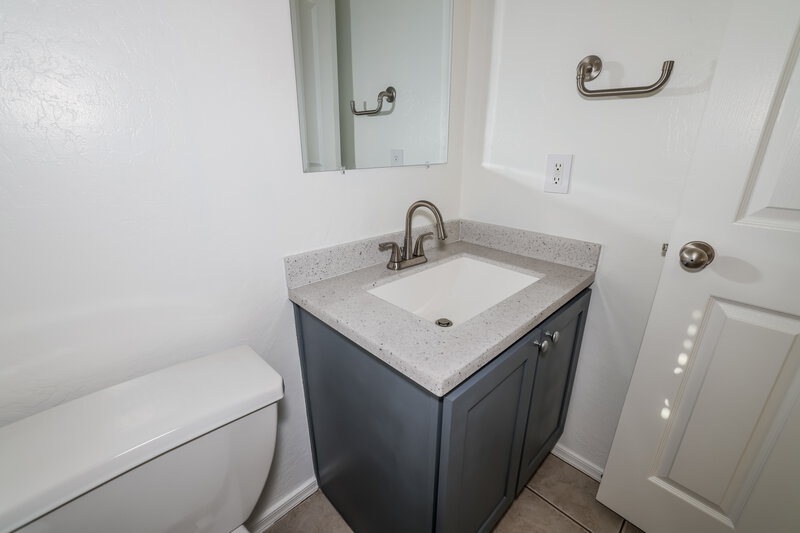 1,770/Mo, 9598 N 82nd Gln Peoria, AZ 85345 Powder Room View