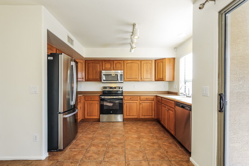 2,115/Mo, 12641 W Colter St Litchfield Park, AZ 85340 Kitchen View