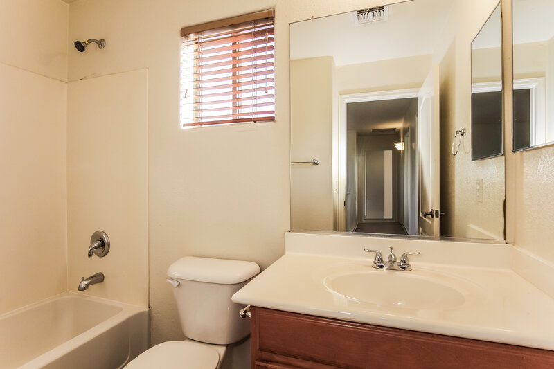 2,115/Mo, 12641 W Colter St Litchfield Park, AZ 85340 Bathroom View