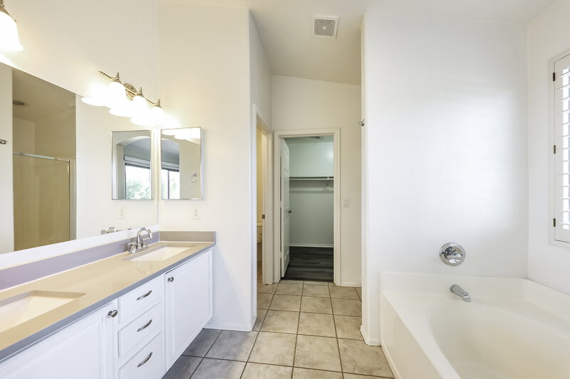 2,165/Mo, 15122 W Polk St Goodyear, AZ 85338 Main Bathroom View